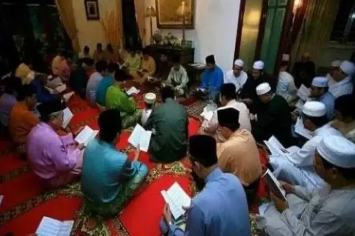 kegiatan mengaji kitab barzanji